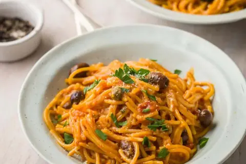 Spaghetti alla puttanesca: przepis na wyjątkowe włoskie danie