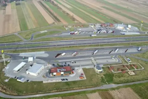Co to jest mop na autostradzie? Kluczowe informacje i usługi