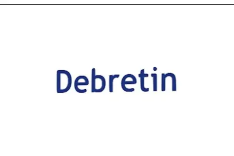 Niebieski napis "Debretin" na białym tle. Debretin forte to lek, który może pomóc w problemach żołądkowych.