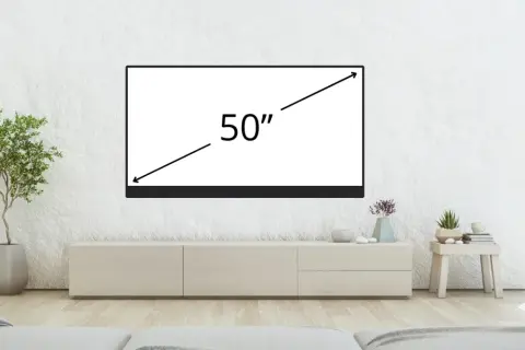 Telewizor 50 cali, idealny do salonu. Jego wymiary w cm to ok. 110 cm szerokości i 62 cm wysokości.