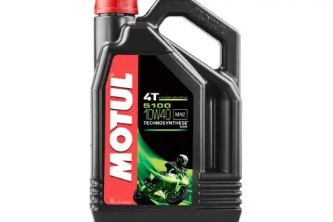 Jaki olej Motul? Dobierz idealny: silnik, DPF, LPG. Poradnik.