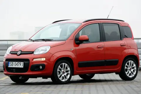 Fiat Panda: Pojemność baku (30-38L), zasięg i koszty tankowania
