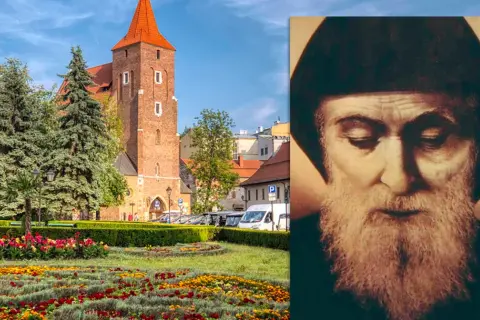 Obraz przedstawia kościół z czerwoną wieżą i kwitnący ogród. Obok portret świętego Charbela, cuda najnowsze.