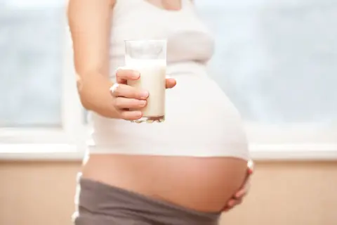 Jakie mleko w ciąży jest najlepsze dla zdrowia matki i dziecka?