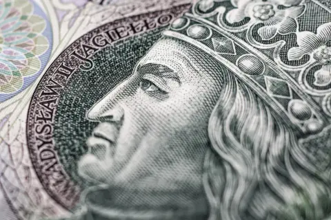 Portret Władysława Jagiełły z banknotu 500 zł. Zbliżenie na szczegóły, które mogą być widoczne do ikze limit 2026.