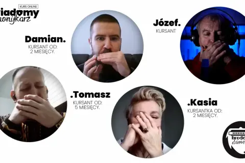 Damian, Józef, Tomasz i Kasia grają na harmonijce. Nuty unoszą się w powietrzu, tworząc melodię.