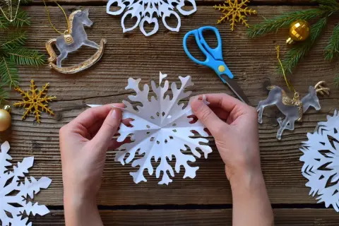 Boże Narodzenie z dziećmi: Proste ozdoby DIY, piękne wspomnienia