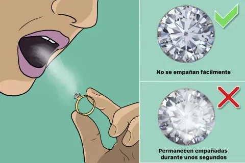 Una persona sopla sobre un anillo con diamante. El diamante real no se empaña, a diferencia de uno falso. Así puedes saber si un diamante es verdadero.