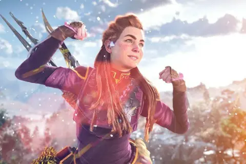 Aloy z Horizon 3 kiedy? Wskazuje na przyszłość, gotowa na nowe wyzwania w zimowym krajobrazie.