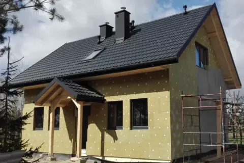 Jak ocieplić dom szkieletowy na zewnątrz i uniknąć wysokich rachunków