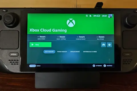 Steam Deck z uruchomioną aplikacją Xbox Cloud Gaming.