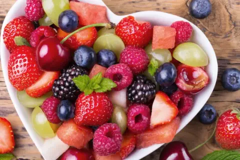 Jak obniżyć cholesterol co jeść? Sprawdzone produkty i porady