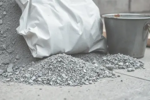 25 kg cementu ile to litrów? Sprawdź, ile naprawdę potrzebujesz