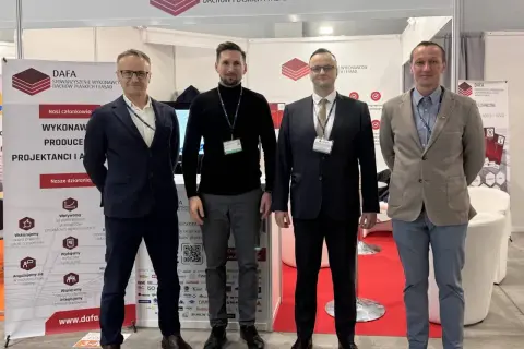 Dekarz: zawód z przyszłością? Obowiązki, zarobki, wyzwania i perspektywy