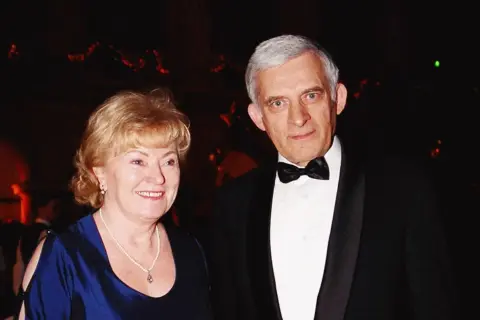 Jerzy Buzek z żoną Jolantą na eleganckim przyjęciu. Ich romans trwa od lat.