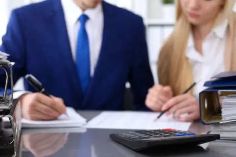 Ile kosztuje porada prawna w Suwałkach? Sprawdź ceny i opcje