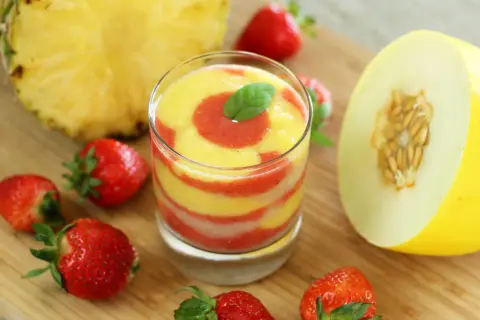 Orzeźwiający koktajl z ananasa i banana, który wspiera Twój metabolizm