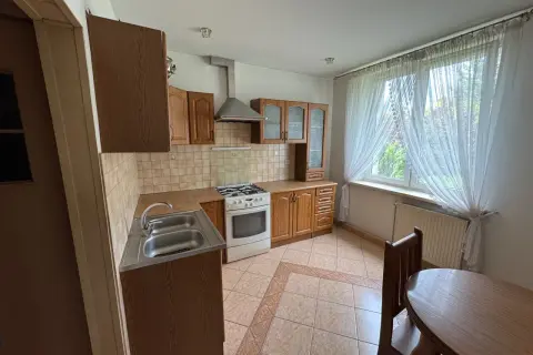 Ile kosztuje mieszkanie w bloku na wsi? Ceny, które zaskoczą