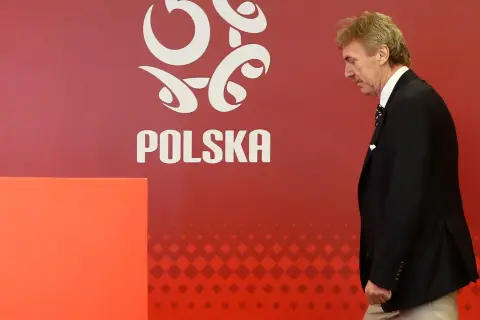 Ile zarabia prezes PZPN? Kontrowersje i porównanie z poprzednikami
