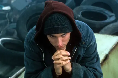 Eminem kto to - poznaj kontrowersyjnego rapera i jego historię