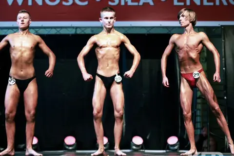 Rzeźbienie męskiej sylwetki: Plan, dieta, trening Odsłoń mięśnie!