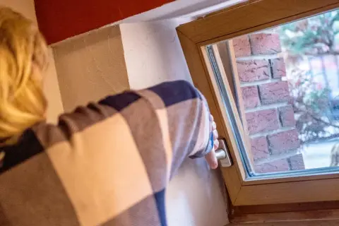 Keller lüften im Sommer oder Winter: So vermeiden Sie Schimmel und Feuchtigkeit