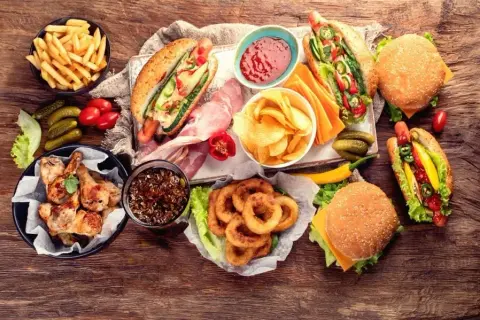 Ile kalorii ma hamburger wołowy? Zaskakujące fakty o wartości odżywczej