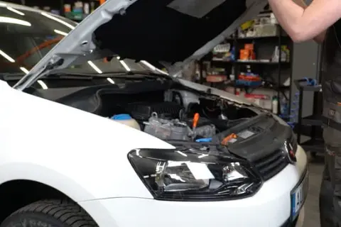 Gdzie jest filtr oleju w vw polo 1.2 benzyna? Oto lokalizacja i wskazówki