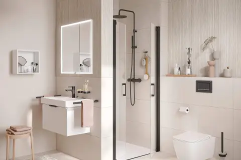 Modernes kleines Bad mit Dusche, Hänge-WC und Waschtisch. Tolle kleines Bad Ideen für minimalistisches Design.