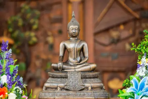 Buddyzm powstanie: jak Siddhartha Gautama zmienił duchowość Indii