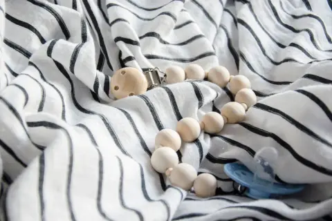 Jak zrobić zawieszki do smoczka - proste instrukcje i pomysły na DIY