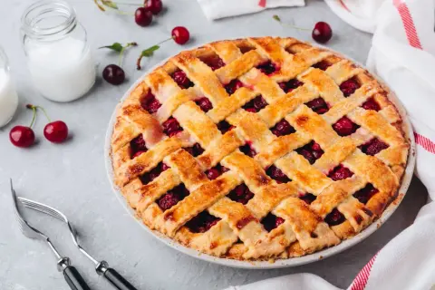 Prosty przepis na ciasto tarta z wiśniami, który zachwyci każdego