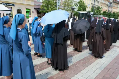 Zakonnik który złożył śluby zakonne – co oznaczają te śluby?