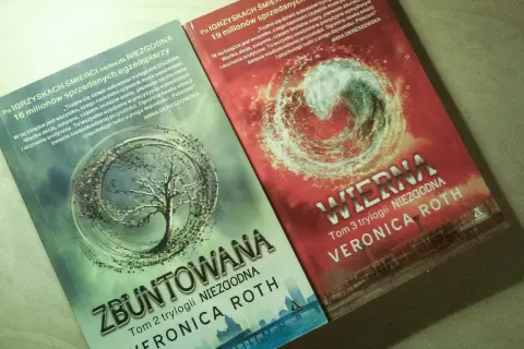 Seria Niezgodna - fascynujący świat dystopii w książkach dla młodzieży