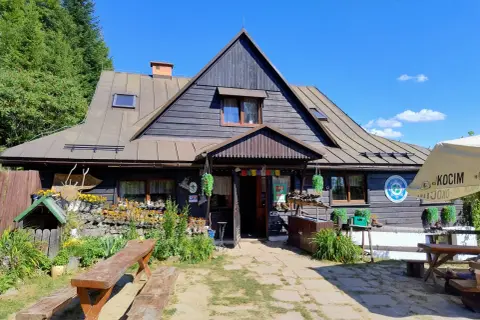 Bacówka PTTK pod Bereśnikiem: Odkryj Beskidy i Pieniny!