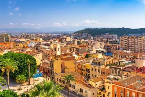 Cagliari atrakcje: Odkryj najciekawsze miejsca, które musisz zobaczyć