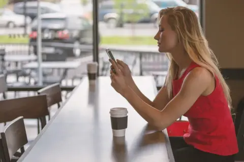 Dlaczego nie ma zasięgu w telefonie? Oto najczęstsze przyczyny i rozwiązania