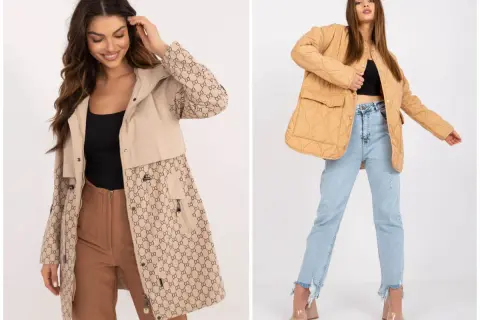 Dwie kobiety prezentują stylowe kurtki wiosenne damskie plus size. Jedna w beżowej kurtce z monogramem, druga w pikowanej, karmelowej.