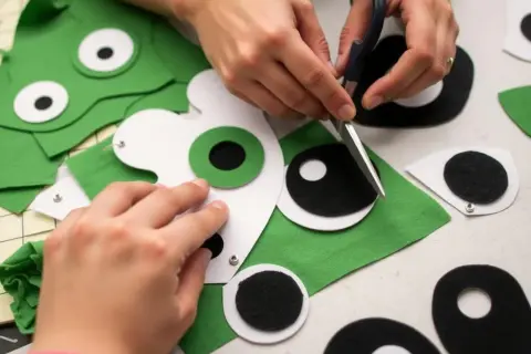 Strój żaby dla dziecka DIY: Zrób go łatwo krok po kroku!