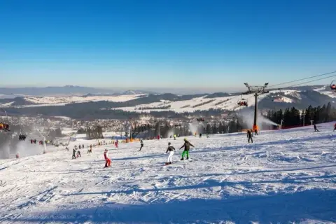 Gdzie na narty Dolny Śląsk? Odkryj najlepsze stacje i trasy narciarskie