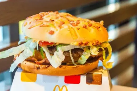 Co kryje Burger Drwala? Pełny skład i sekrety smaku!