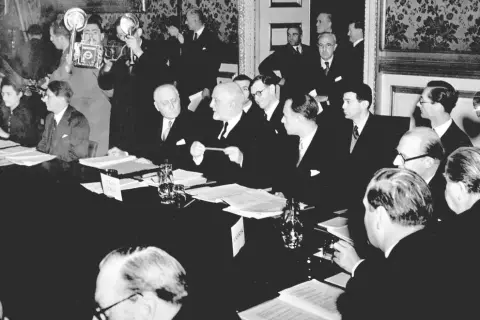 W którym roku powstała Unia Europejska? Poznaj historię i znaczenie UE