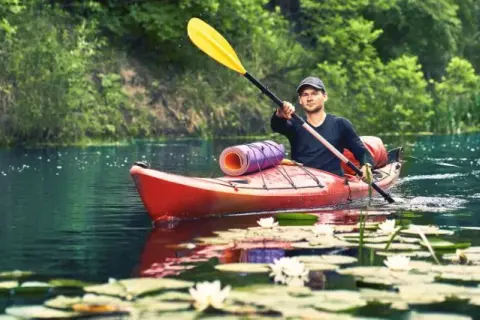 Kajaki Dolny Śląsk: Odkryj najlepsze rzeki i trasy na spływ!