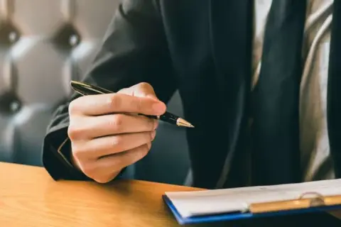 Jak napisać wniosek o zwolnienie z zawodowej służby wojskowej bez błędów
