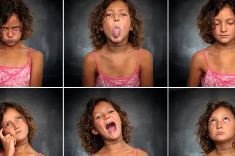 Seis caras de una niña muestran diversas emociones infantiles: enfado, burla, calma, reflexión, sorpresa y anhelo.