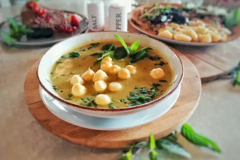Gdzie zjeść w Polanicy-Zdroju? Najlepsze restauracje, które musisz znać