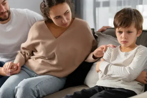 Dlaczego dziecko nie lubi taty i jak poprawić tę relację