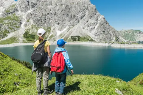 Góry z dziećmi: Sprawdzone kierunki i porady na rodzinną wyprawę