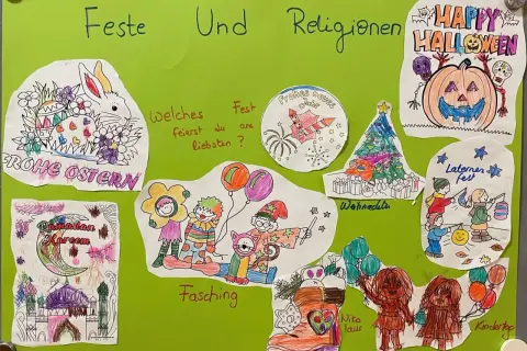 Kindergartenprojekt: verschiedene Kulturen und Feste. Bunte Zeichnungen zeigen Ostern, Halloween, Weihnachten, Ramadan, Fasching und Laternenfest.