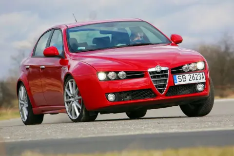 Alfa Romeo 159 1.9 JTD: Kompleksowa analiza opinii kierowców